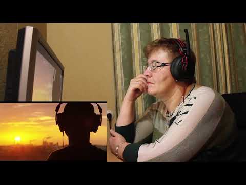 Видео: РЕАКЦИЯ МАМЫ НА [ATL - Танцуйте, Священный рейв ]