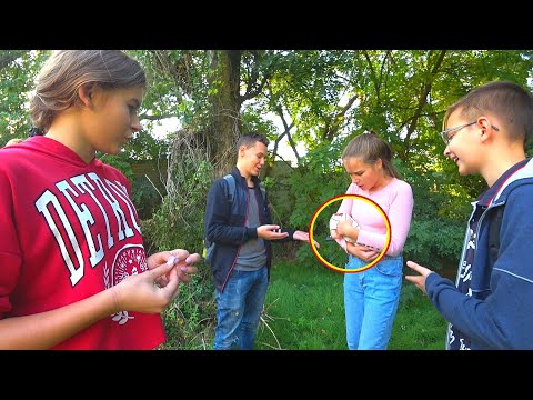 Видео: ДАРИНА УДОЧЕРИЛА КУКЛУ С УЛИЦЫ !!!