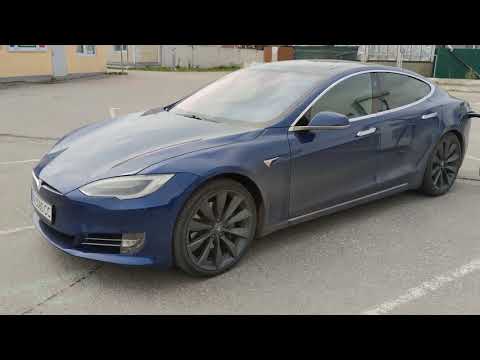 Видео: Тесла Модель S 100D на старой, ну очень старой прошивке...