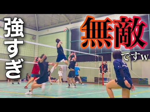 Видео: (Волейбольная игра) Это очень неожиданная атака.