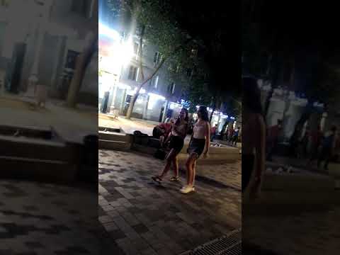 Видео: На гитаре Твоя нежная походка. А твои глаза рисуют любовь