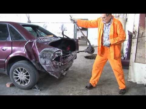 Видео: Ремонт АУДИ после ДТП часть 1. Audi repair after an accident Part 1