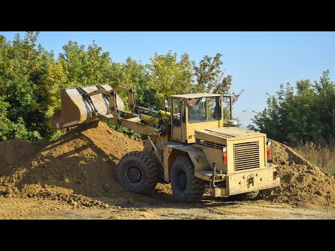 Видео: Фронтальный погрузчик L-34 Stalowa Wola. Камазы только отлетают / Ładowacz czołowy L-34 Stalowa Wola