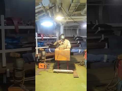 Видео: Сварщик 9 дан. Автор видео: @world_welding_show  #комментарии #юмор #шуточное