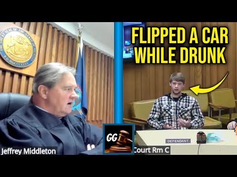 Видео: Не раскаивающийся 22-летний парень, перевернувший машину, подвергся нападению в суде