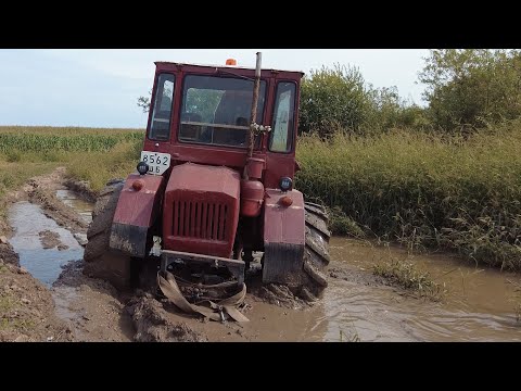 Видео: Ставим колеса от МТЗ-1221 на советский трактор Т-16 и едем тестировать на бездорожье!!!