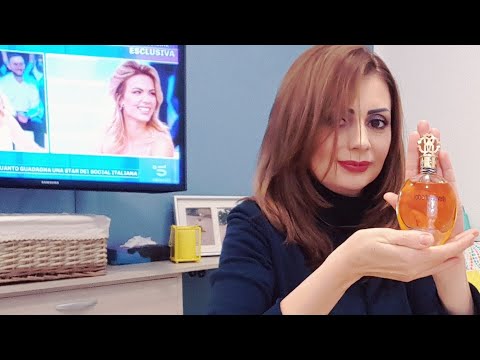 Видео: Женственный аромат от Roberto Cavalli.