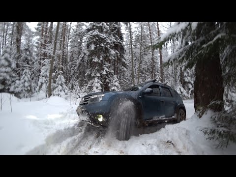 Видео: Duster в глубоком снегу, пробиваем дорогу.