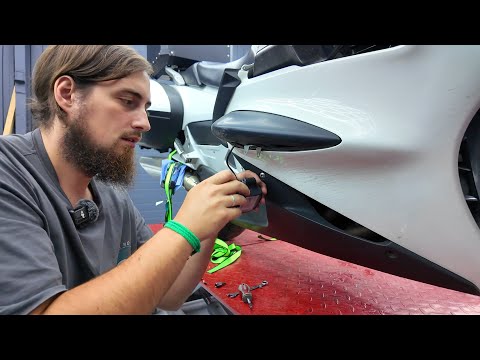 Видео: Регулировка зазоров клапанов по два в день. Honda ST1300