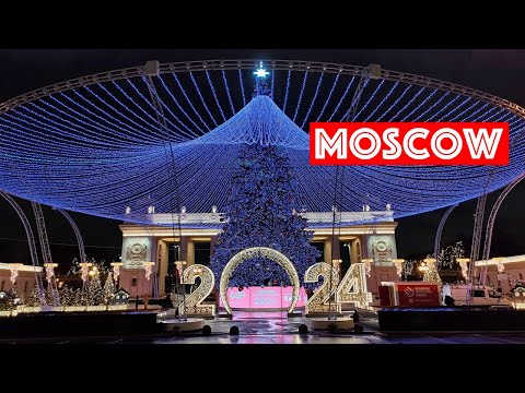 Видео: Московская прогулка. Ночной город и красивая елка.