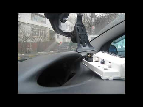 Видео: Citroen C5, дисплей бортового компьютера, замена лампочек