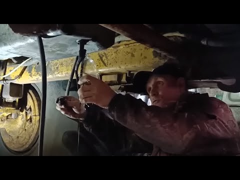 Видео: Заливаем моторные масла TOTACHI и C.N.R.G. для испытания в реальных условиях.