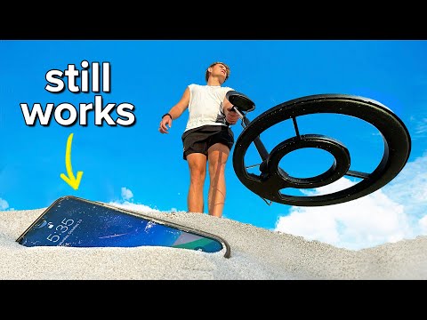 Видео: Я обследовал металлоискателем 100 миль пляжа