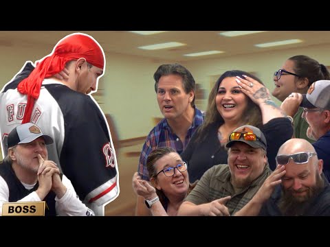 Видео: Осужденный преступник встречается с коллегами на новой работе