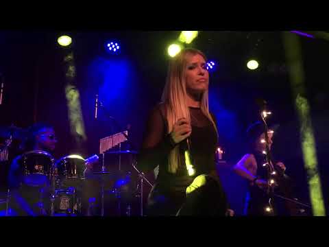 Видео: Никто (Акустика) - Рита Дакота