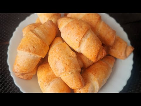 Видео: Рецепт который ПОВТОРИТ даже новичок, ТВОРОЖНЫЕ рогалики со сгущенкой.