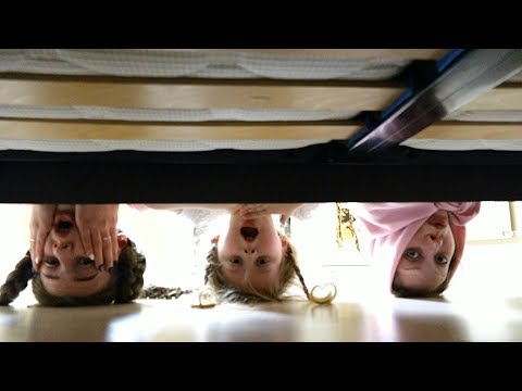 Видео: КТО ЖИВЁТ У НАС ПОД КРОВАТЬЮ?