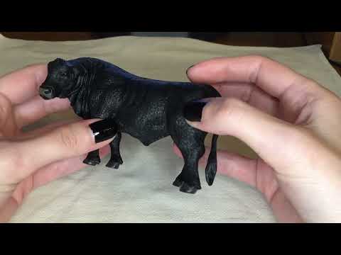 Видео: 39. Обзор фигурки Collecta абердин-ангусская порода коров (2011, арт. 88507b)