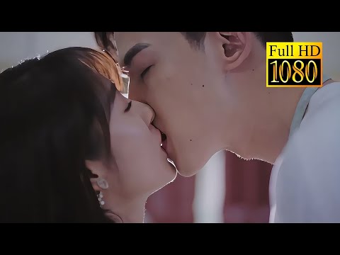 Видео: Давно не виделись! Ронг такая очаровательная, что босс не может не поцеловать ее тайно на публике.