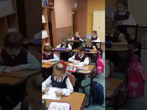 Видео: Лицей 165. Учебные будни 1"А" класса... С песней по жизни!)