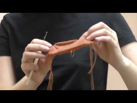 Видео: Вязание закругленного низа изделия на вязальной машине. Часть 1