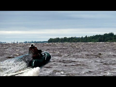 Видео: Рыбалка на спиннинг. Попал в шторм.
