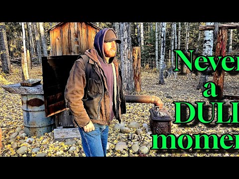 Видео: НИКОГДА НЕ СКУЧНО НА ДОМУ | Жизнь без электросети, строительство теплицы и приготовление пищи в д...