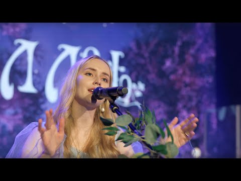 Видео: Элли на маковом поле — ближе (Live in Moscow 2024)