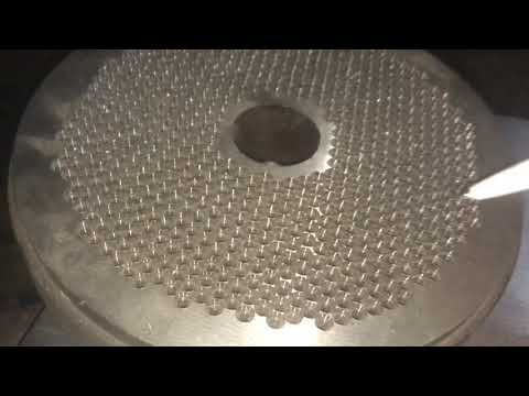 Видео: Как Дурят Нашего Брата Матрица Для Стартового Комбикорма 2-2.5 мм! Fooled Our Brother Matrix Feed!