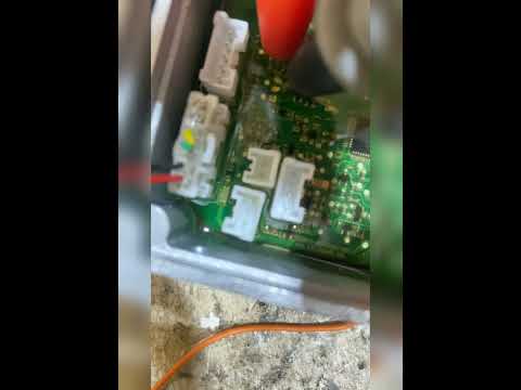 Видео: Сброс заводской прошивки контроллера Ninebot Max