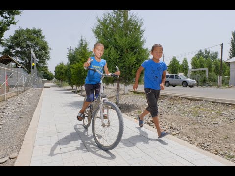 Видео: Село Куршаб: безопасный тротуар для пешеходов.