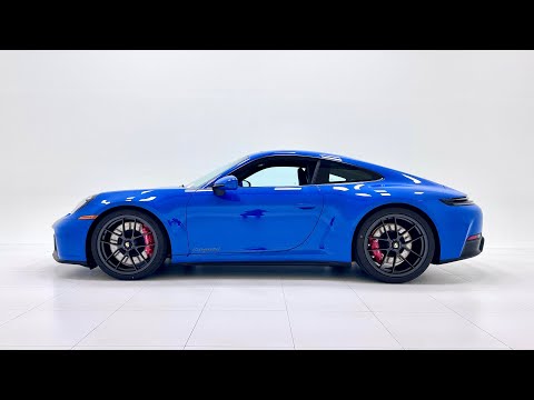 Видео: Новый Porsche 911 Carrera 4 GTS T-Hybrid 2026 года в цвете Lugano Blue | Прогулка по городу |