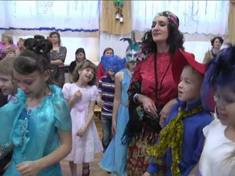 Видео: Новогодний утренник в школе (начальные классы)