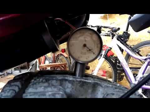 Видео: Регулировка контактного зажигания на ИЖ Планете 5.