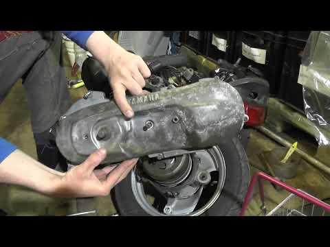 Видео: Yamaha Jog Poche снимаем мотор часть 1 от первого лица