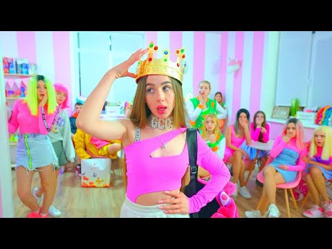 Видео: Дајана себе сматра краљицом школе! | Ученици у школи су несрећни!