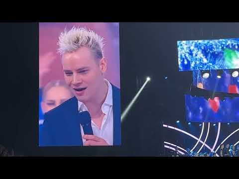 Видео: SHAMAN спел  «Песня остаётся с человеком» и «Любимая женщина» на съёмке "Песня Года" 07.12.2024