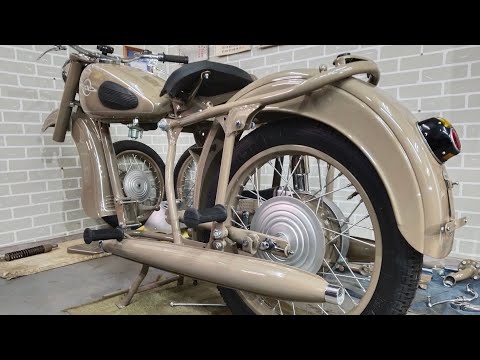 Видео: Реставрация старого мотоцикла. Возрождение Иж Юпитер 1962 года. Хромирование. 13 серия