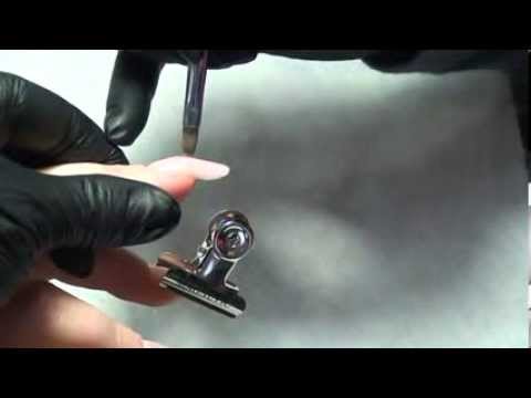 Видео: Форма ногтей миндаль: гелевое моделирование (выкладка материала) видео-урок Натальи Голох / Маникюр