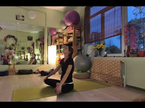 Видео: Динамичная немного силовая практика хатха-йоги #6 