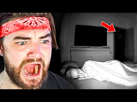 Видео: Реакция KingWoolz на 10 самых СТРАШНЫХ видео с привидениями 2023 года! | BizarreBub