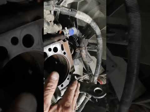 Видео: Расточка постели под гильзы в блоке МАН