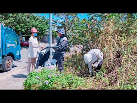 Видео: Удивительно было увидеть под рубашкой девушку, вернувшуюся, пока мы чистили тротуар.