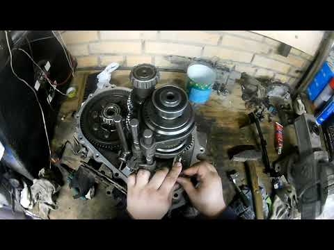 Видео: Дефектовка МКПП KIA CEED, замена подшипников. Часть 2 сборка