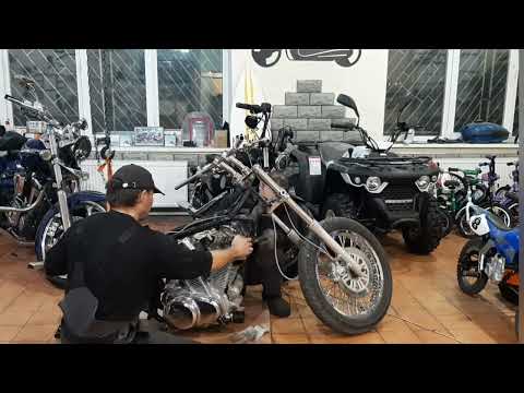 Видео: Ремонт Suzuki Intruder 1400 VS. 1ч. Снимаю двигатель.