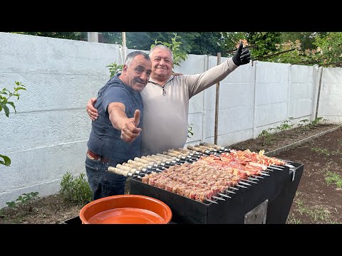 Видео: Как вкусно мариновать и пожарить мясо на мангале с овощами