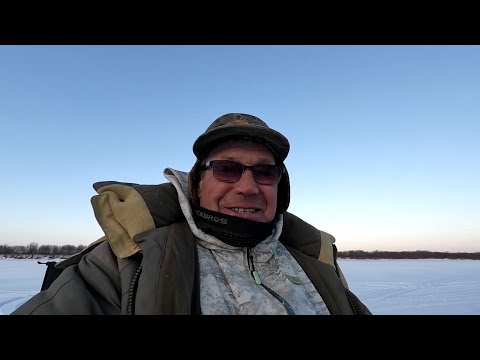 Видео: Бывает же! Два маха   щука! Два маха   щука!