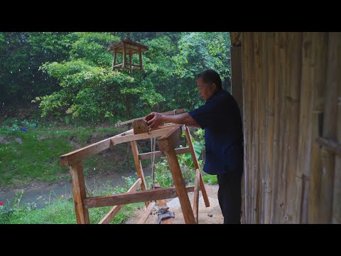 Видео: Дедушка Аму делает маленькие закуски, деревянные тарелки, которые могут тонуть в воде