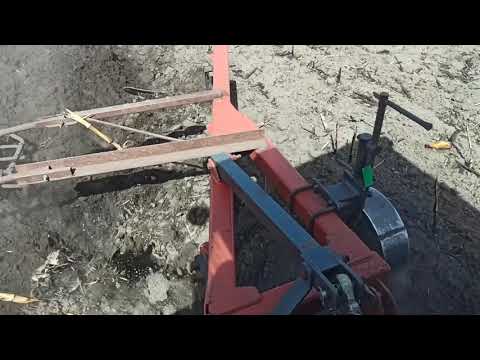 Видео: Весняна оранка плугом діамант! Оранка після кукурудзи!