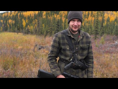 Видео: Пропитание на Аляске: охота на лося и сезон сбора урожая